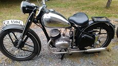 Motocykl zn. Z 150 C, rok výroby 1951, po kompletní renovaci.