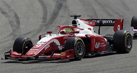 Mick Schumacher bhem zvodu formule 2 v Bahrajnu