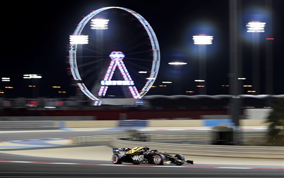 Romain Grosjean v kvalifikaci na Velkou cenu Bahrajnu formule 1.