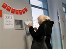 Turci hlasují v místních volbách, které jsou povaovány za test obliby...