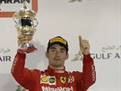 Charles Leclerc z Ferrari se raduje ze tetího místa ve Velké cen Bahrajnu.