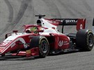 Mick Schumacher bhem závodu formule 2 v Bahrajnu