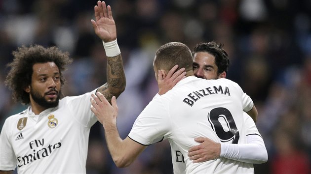 Fotbalist Realu Madrid slav branku v utkn s Huescou.