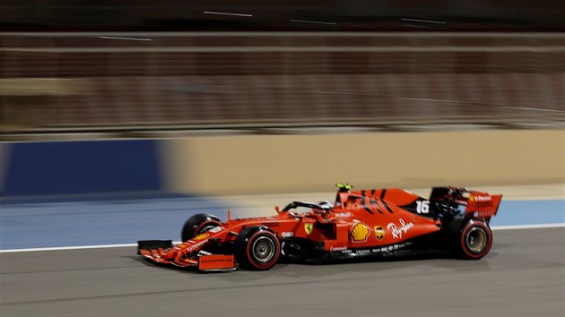 Charles Leclerc v kvalifikaci na Velkou cenu Bahrajnu formule 1.