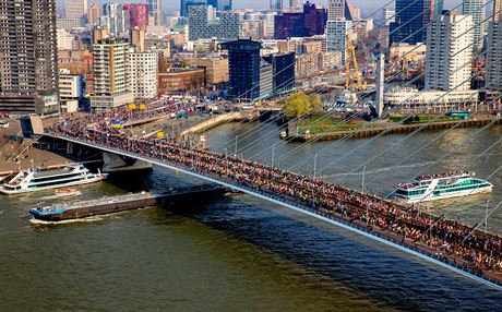 Momentka z maratonu v Rotterdamu