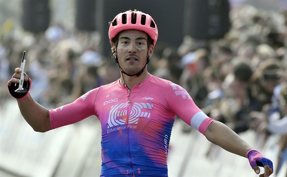 Pekvapivý vítz závodu Kolem Flander italský cyklista Alberto Bettiol.