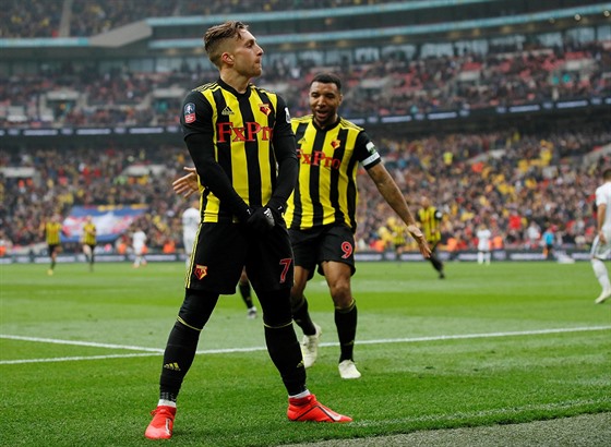 Gerard Deulofeu z Watfordu se raduje ze vsteleného gólu v zápase FA Cupu proti...