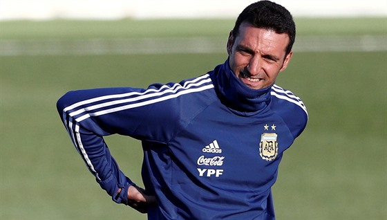 Trenér Lionel Scaloni bhem tréninku argentinské reprezentace v beznu  2019.