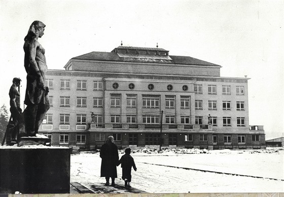 Podoba domu kultury po dostavb v roce 1959.