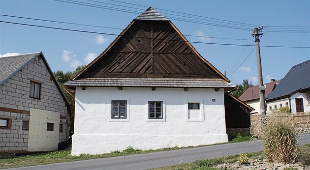 Ochotní sousedé i úklid cenností. Sedm rad, jak zabezpečit chalupu na zimu