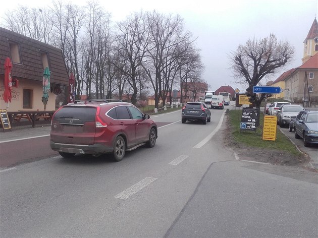 Katovicemi prochází silnice I/22, která spojuje Vodany a Plze. Po zpoplatnní...
