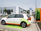 EZ aktuáln nabízí pt model elektromobil od tí znaek: Volkswagen (na...