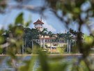 Floridská rezidence Mar-A-Lago amerického prezidenta Donalda Trumpa (bezen...