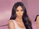 I Kim Kardashianová patí do klubu en s píesky