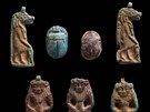 Amulety nalezené pi výzkumu severní ásti Dedkareova pyramidového komplexu....