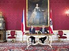 Prezident Milo Zeman a rakouský prezident Van Der Bellen na tiskové...