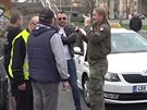 Taxikáři se sešli na Strahově k protestu proti novele zákona, která podle nich...