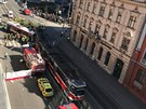 Při srážce tramvaje s trolejbusem na ulici Křenová v centru Brna se zranilo...
