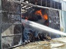 Des�tky hasi�� bojovaly v Ol�anech na �umpersku s velk�m po��rem pr�myslov�...