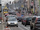 Oprava Slovanské tídy v Plzni pináí komplikace nejen pro idie vozidel, ale...