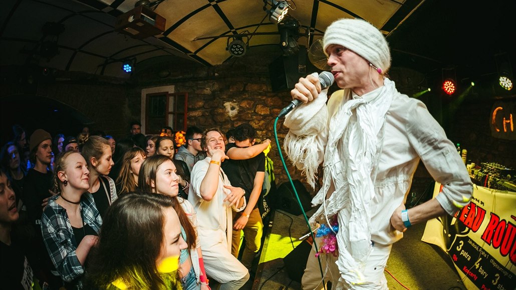 Festival za�ne ve st�edu 17. dubna.
