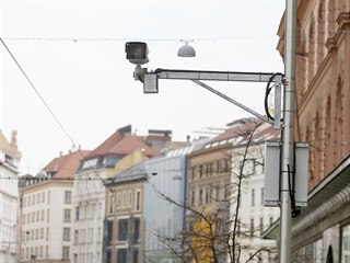 Vjezd do parkovací zóny v centru Brna už například v Rašínově ulici začínají...