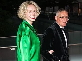 Gwendoline Christieová a její pítel, módní návrhá Giles Deacon (New York, 27....