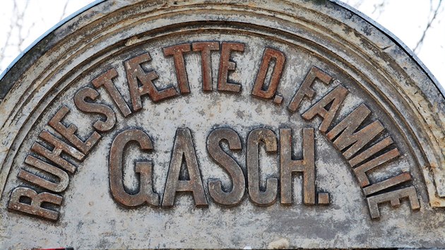 Na chodovskm hbitov zaala obnova hrobky vznamn chodovsk prmyslnick rodiny Gasch.