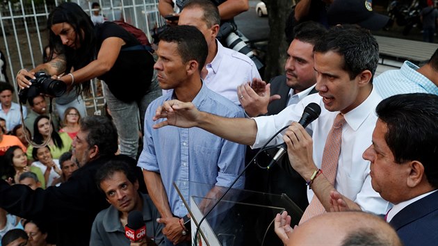 Do ulic venezuelskho Caracasu vyly protestovat opt tisce lid (1. dubna 2019)