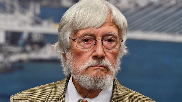 Mosk vdec Jean-Michel Cousteau navtvil kvli zchran velryb Vladivostok. (5. dubna 2019)