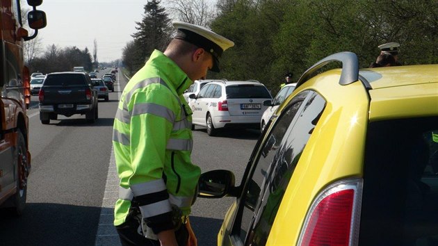 Policejní akce u Benešova, která je součástí speciální akce, při které státní policie měří rychlost po celé republice.  Do akce nazvané Speed marathon se zapojí dopravní policisté v několika evropských zemích.
