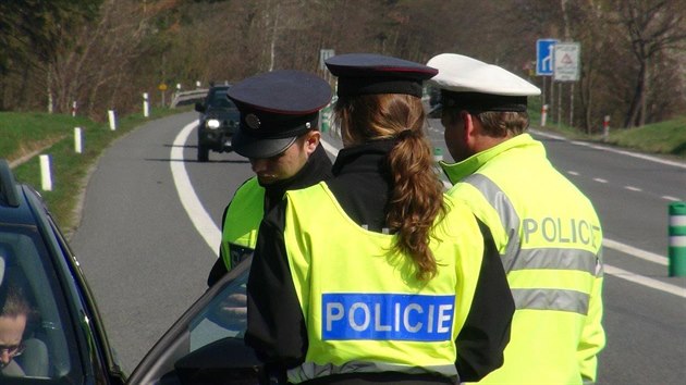 Policejní akce u Benešova, která je součástí speciální akce, při které státní policie měří rychlost po celé republice.  Do akce nazvané Speed marathon se zapojí dopravní policisté v několika evropských zemích.