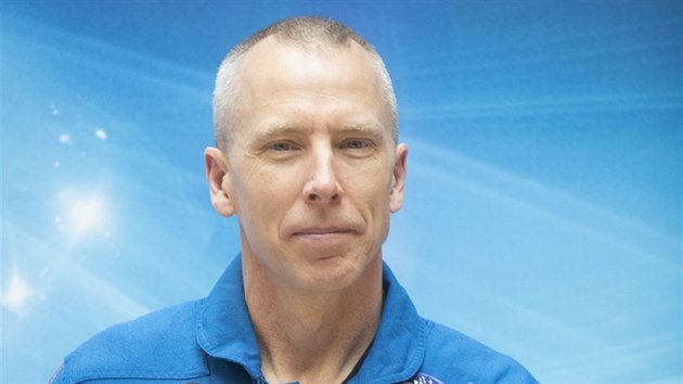 Astronaut Andrew Feustel s manelkou Indrou pijeli do Prahy. (5. dubna 2019)