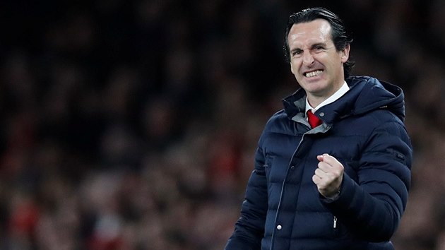 Unai Emery, kou Arsenalu, se raduje z jedn ze dvou branek svho tmu v ligovm utkn proti Newcastlu.