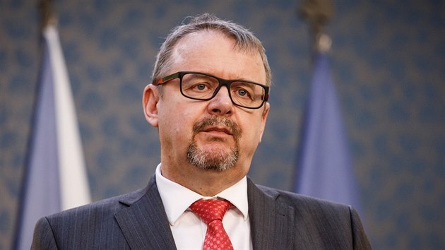 Tiskov konference se po skonen zasedn vldy astnil premir Andrej Babi a ministr dopravy premira Dan ok. (14. 2. 2018)