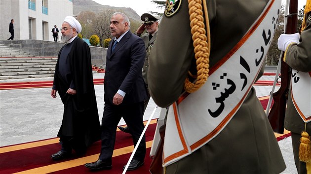 rnsk prezident Hasan Rhn (vlevo) v Tehernu pivtal irckho premira Adila Abdul-Mahdiho. (6. dubna 2019)