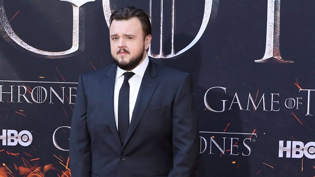 John Bradley na premie zvren ady serilu Hra o trny (Radio City Music Hall, New York, 3. dubna 2019)