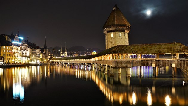 Zimn veery jsou perfekn dobou, pokud chcete mt symbol Lucernu - Kapellbrcke - sami pro sebe.