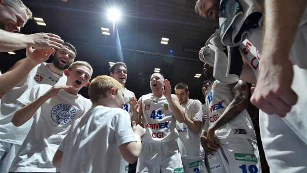 Dnt basketbalist se raduj z vhry proti Olomoucku.
