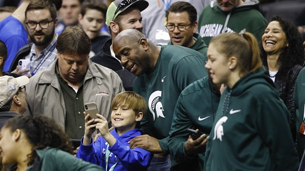 Magic Johnson mezi fanouky sv Michigan State a Duke