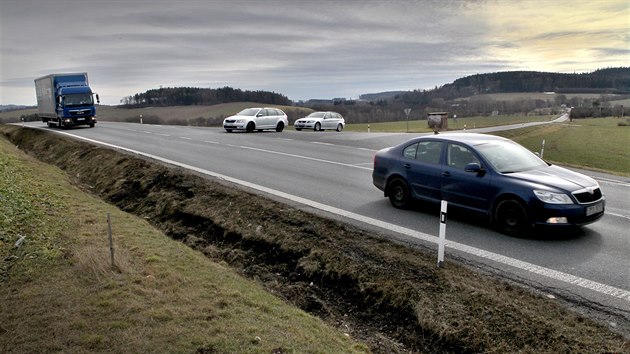 Nebezpen kiovatka na horizontu nad Kotoun na Plzesku se zmn. Stavebn prce by mohly zat na jae 2022. (29. 3. 2019)