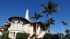 Floridská rezidence Mar-a-Lago amerického prezidenta Donalda Trumpa (bezen...