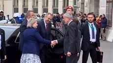 Zemana pijal v Hofburgu rakouský prezident Alexander Van der Bellen. (3. dubna...