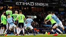 Momentka z duelu Manchester City - Cardiff.