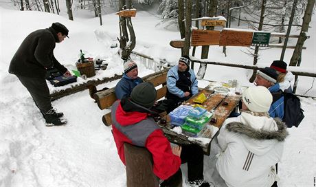 Lesn bar v Rychlebskch horch - Navtvnci Lesnho baru se oberstvuj pi...