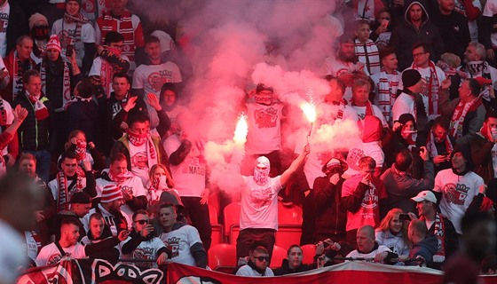 Fanouci Slavie bhem derby se Spartou