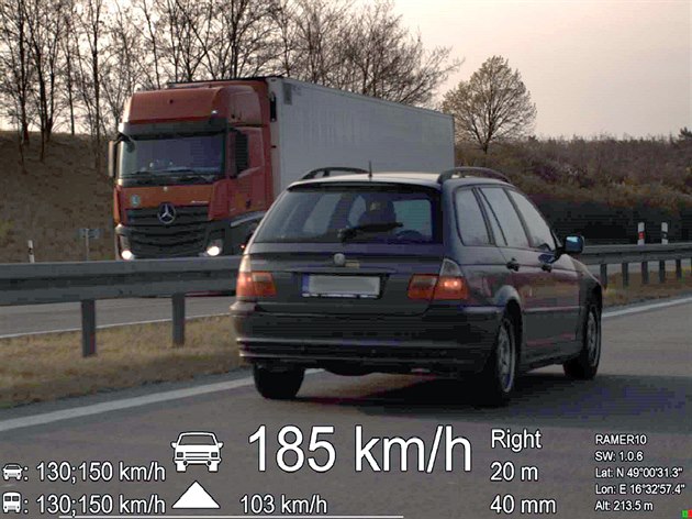 Policisté na dálnici D52 u Pohoelic namili idii BMW po odetení...
