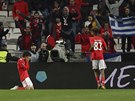 Joao Felix (vlevo) z Benfiky se raduje z gólu proti Frankfurtu.