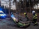 U obce Slavoov  Blakov skonilo auto na stee (19. dubna 2019).