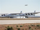 První let stroje Stratolaunch (13. duben 2019)